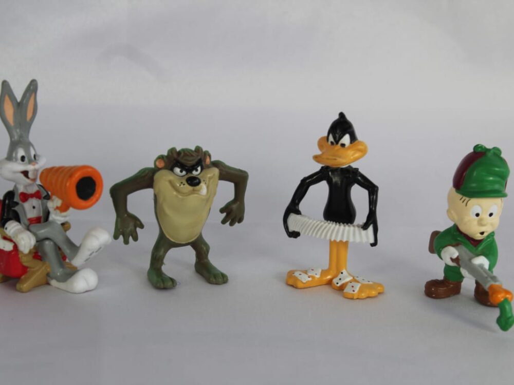 Warner Bros Looney Tunes, Bugs Bunny, Taz, Daffy Duck & Elmer Fudd figures.