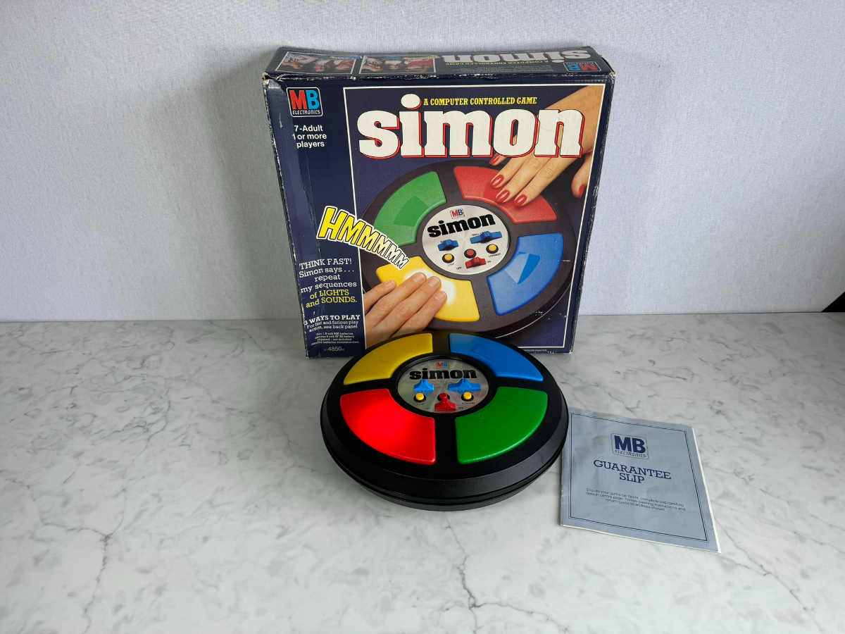 Boxed MB Games Simon Electronic Game - Curiosity Classics